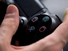 Sony PS4 ve Microsoft XBox One oyun konsollarının karşılaştırılması